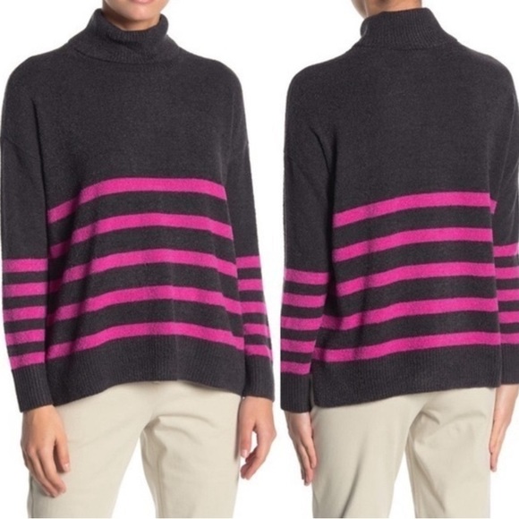 Vince Camuto Sweaters - Vince Camuto Soft☁️Lightweight☁️ Striped Sweater